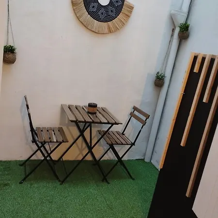 Hyper Centre Apartment